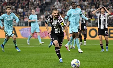 Thắng Bologna 2-0, Juventus áp sát vị trí nhì bảng Serie A