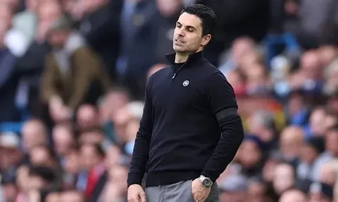 Gary Neville gọi tên hai cầu thủ khiến Arsenal thua Man City