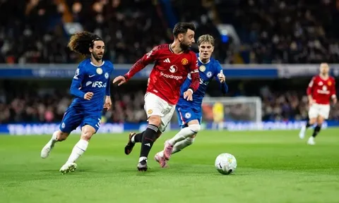 Hơn cả một chân kiến tạo, Bruno Fernandes là chiến binh của Carrick