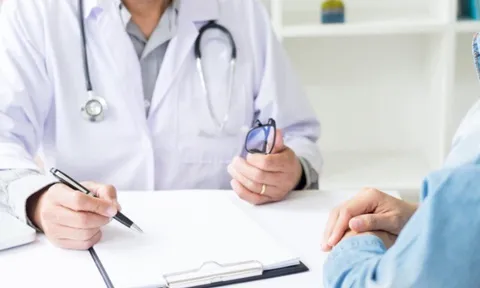 Chàng trai đi khám trước khi cưới vợ, không ngờ phát hiện điều bất thường ở hệ thống tạo “con giống”