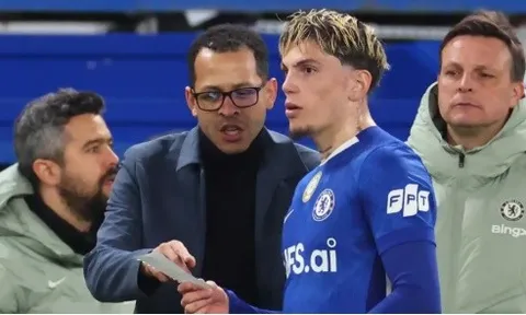 HLV Rosenior chốt tương lai Garnacho tại Chelsea