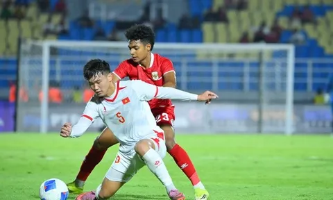 HLV Australia khen U17 Việt Nam mạnh nhất từ đầu giải
