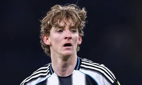 Anthony Gordon dẫn đầu danh sách chuyển nhượng của Bayern