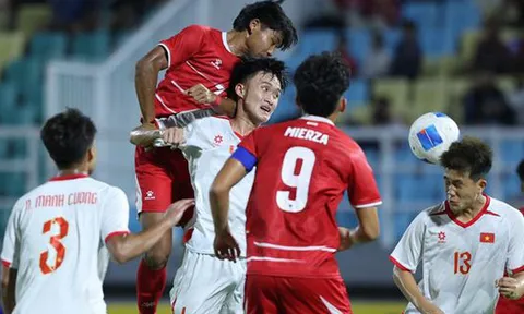 Cú ngã của U17 Indonesia và Malaysia cảnh tỉnh bóng đá Việt Nam
