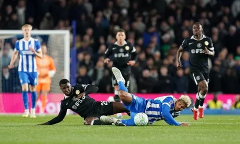 John Southall chê bai cặp đôi tiền vệ Chelsea sau trận thua thảm