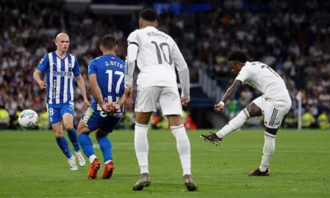 Siêu phẩm của Vinicius xua tan mây mù tại Bernabeu