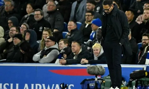 Chelsea tự đẩy mình khỏi cuộc đua top 5