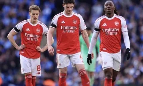 Sự hoảng loạn của Arteta đang tự tay đánh chìm Arsenal
