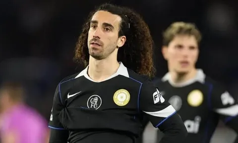 Giới chủ và Rosenior đang đẩy Chelsea vào ngõ cụt