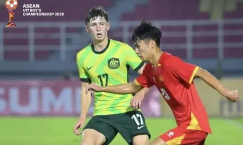 Fan ĐNÁ thán phục cú lội ngược dòng của U17 Việt Nam