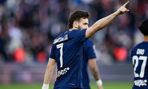 Kvaratskhelia lập cú đúp, PSG tiến sát ngôi vương Ligue 1