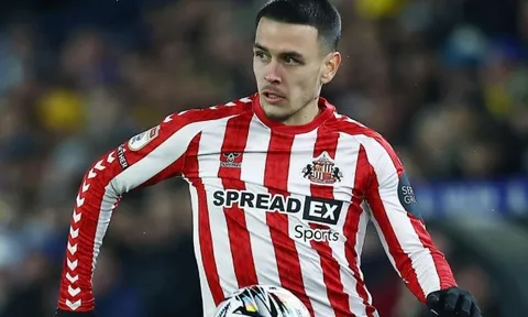 Liverpool và Aston Villa đại chiến vì tiền vệ Enzo Le Fee