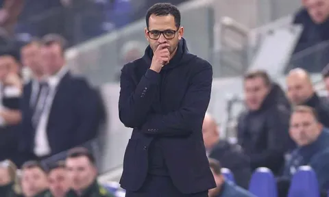 Triều đại của Liam Rosenior tại Chelsea đã sụp đổ ra sao?