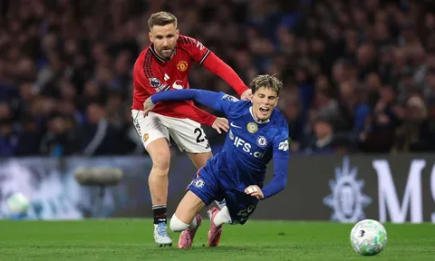 Phòng thay đồ Chelsea trút giận lên Garnacho