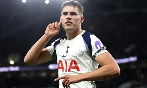 Micky van de Ven "bật đèn xanh" cho Liverpool, gieo sầu cho MU