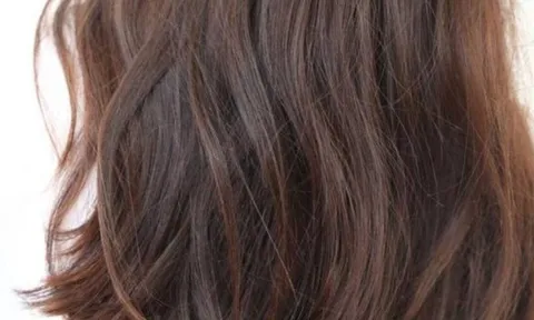 Có thể đoán tuổi thọ qua mái tóc? Chuyên gia dinh dưỡng tiết lộ dấu hiệu người sống thọ trên tóc