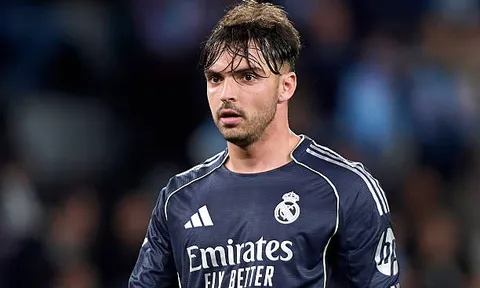 Raul Asencio kịp trở lại cùng Real Madrid đấu Betis