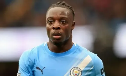 Jeremy Doku tự chỉ ra điểm yếu lớn nhất tại Man City