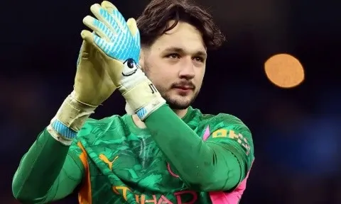 James Trafford khó gia nhập Liverpool, "người kế vị" Alisson đã lộ diện