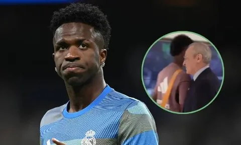 Lộ clip Vinicius hích vai chủ tịch Perez, trái ngược với Mbappe