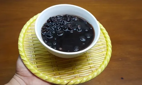 5 người uống nước đậu đen mỡ bụng xẹp đi trông thấy