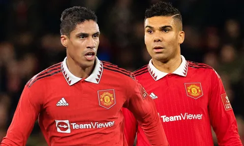 Diễn biến mới vụ M.U bán đứt Casemiro, Varane