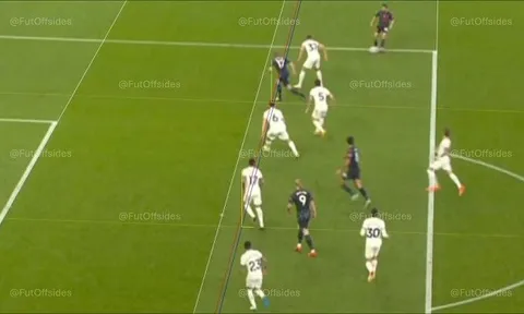 Tranh cãi về bàn mở tỷ số của Man City