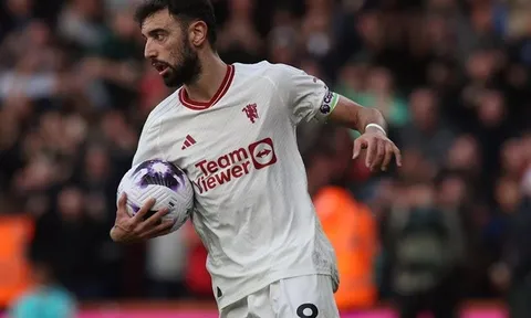 Ten Hag nguy cơ bị sa thải, Bruno Fernandes nói gì?