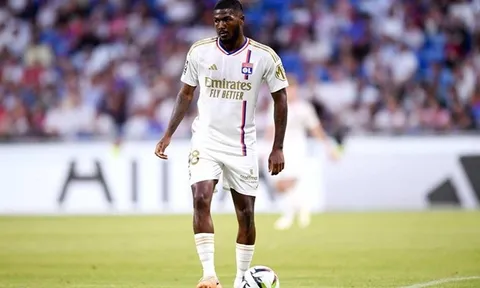 Cựu sao Arsenal bị Olympique Lyon “hắt hủi”