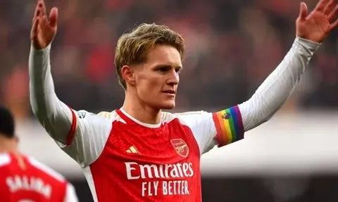 "Odegaard kém thể lực hơn nhưng cầm bóng đẳng cấp thế giới"