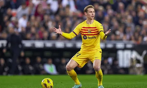Hòa thất vọng, Barca còn đón hung tin từ De Jong