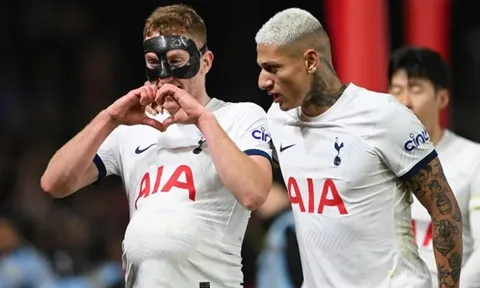 2 vết gợn xuất hiện trong trận thắng của Tottenham