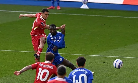 Leicester 0-1 Liverpool: Lần cuối cho Arnold?; Tạm biệt Bầy cáo