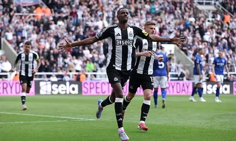 Isak hứng thú với Liverpool nhưng thương vụ vẫn bỏ ngỏ