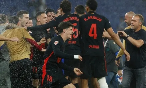 Chấm điểm Barcelona: Ngả mũ trước Yamal