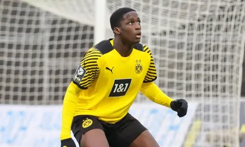 Chelsea đàm phán chiêu mộ hậu vệ Coulibaly của Dortmund
