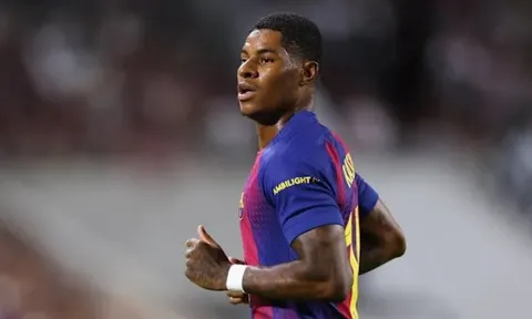HLV Flick bức xúc vì Barca chưa thể đăng ký Rashford