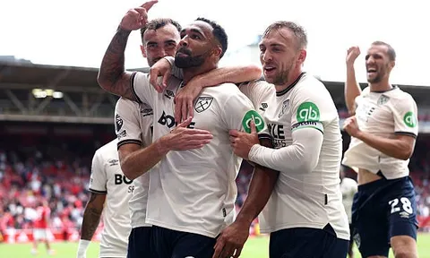 Bùng nổ cuối trận, West Ham hủy diệt Nottingham