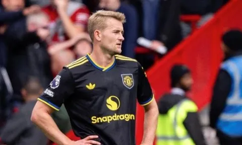 MU thua Brentford, Micah Richards chỉ trích dữ dội Maguire và De Ligt