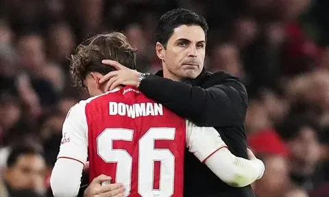 Dowman phá kỷ lục tuổi tác, mở ra thế hệ vàng mới cho Arsenal