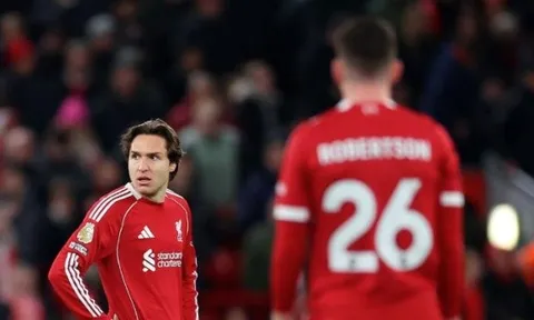 Liverpool tiếp tục thất bại, chuỗi 6/7 trận trắng tay