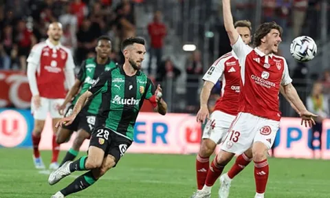 Lens ngược dòng cầm hòa Brest 3-3 dù bị dẫn trước ba bàn