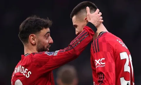 Benjamin Sesko khẳng định Bruno Fernandes là cầu thủ hay nhất năm
