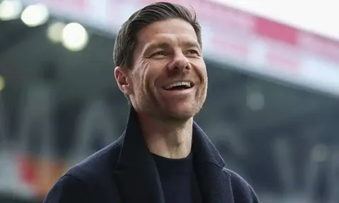 Chelsea gạch tên Xabi Alonso khỏi danh sách ứng viên "cứu giá"