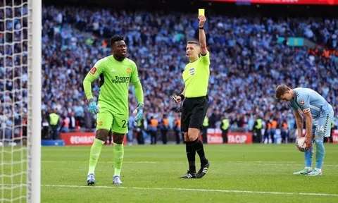 Roy Keane chỉ trích ngôi sao M.U giúp Coventry ghi 3 bàn