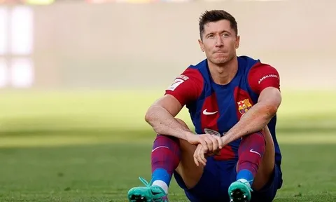 "Sir Alex hỏi, tôi nói M.U phải ký hợp đồng với Lewandowski"