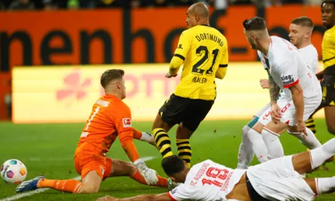 Hàng công gây thất vọng, Dortmund lỡ cơ hội lọt top 4