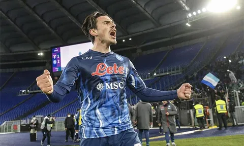 Eljif Elmas, ngôi sao Bắc Macedonia của Leipzig