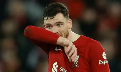 Klopp báo tin Robertson, fan Liverpool lắc đầu