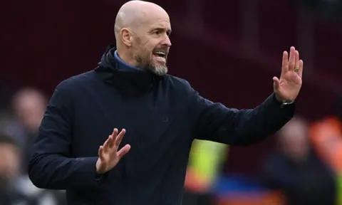 CĐV Man Utd tức tối: "Bạn sẽ bị đuổi vào sáng mai"